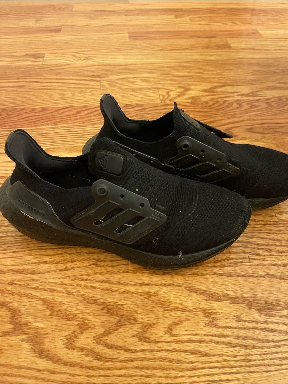 Adidas Ultraboost 22 in Triple Black